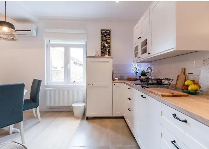Cozy City Center Apartment 5Min Walk To Zrinjevac